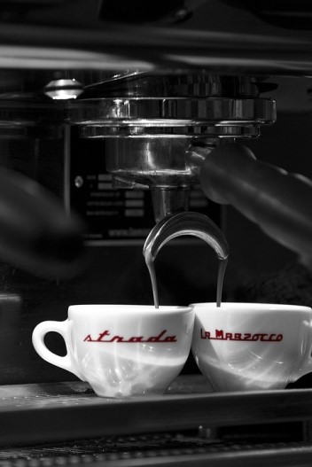 Macchine del caffe comandabili con un assistente vocale oggi possibile